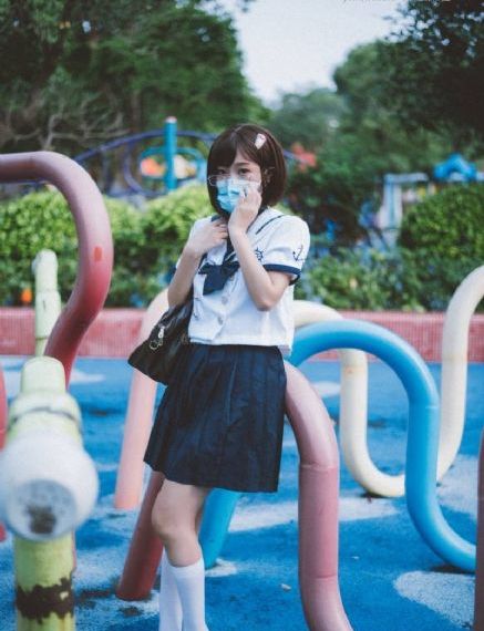 免费无遮羞美女洗澡视频_中英字幕1080