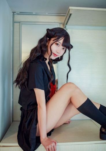 制服丝袜美腿一区二区_高清高清完整版播放