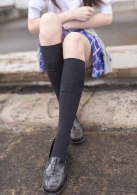 黄色a√_十万网红美女美酱
